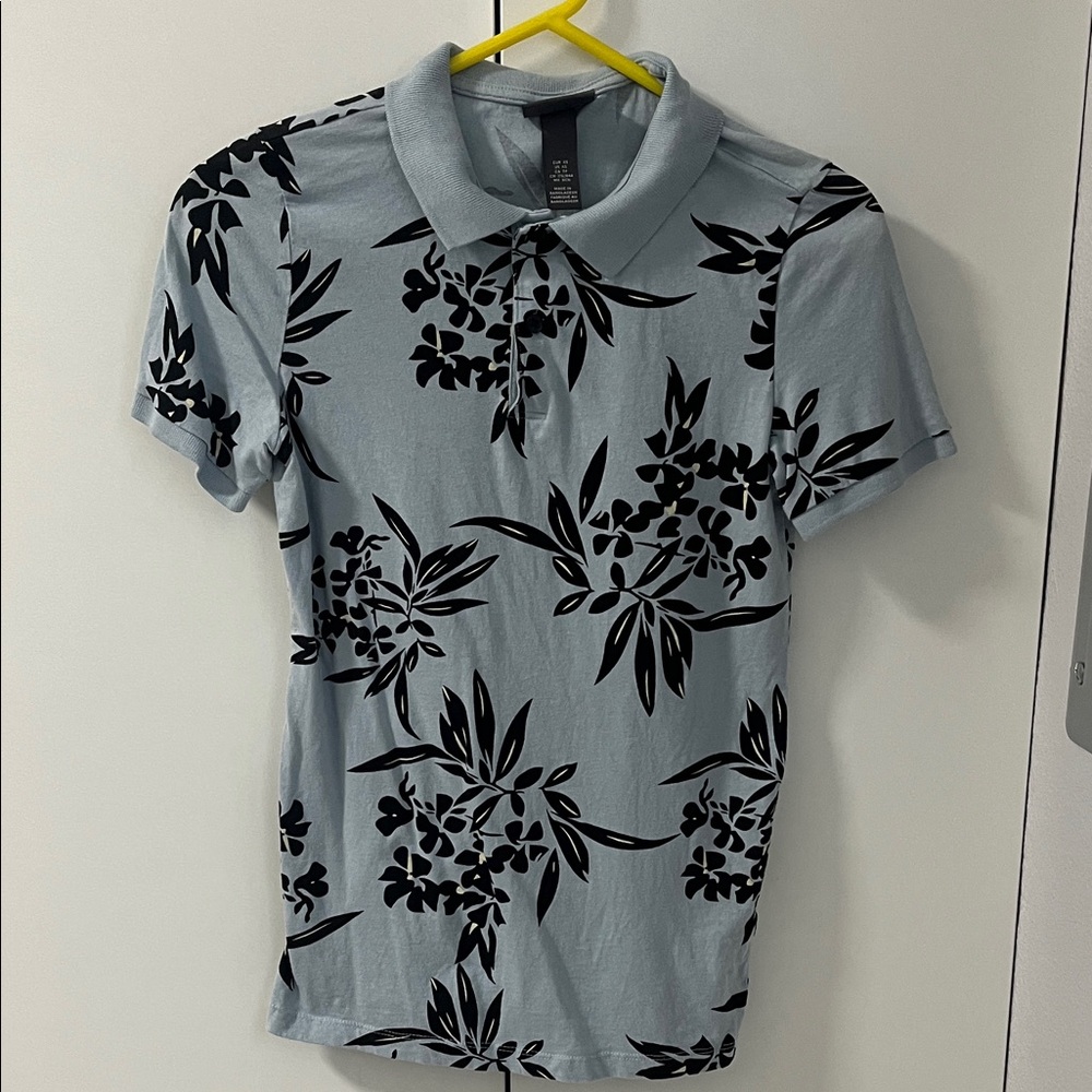 H&M Light Blue Polo with Subtle Floral Design